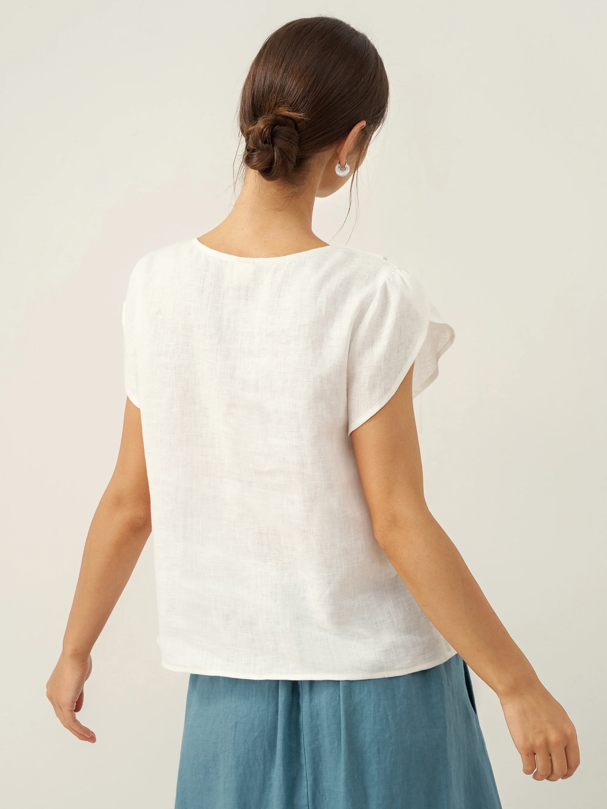 100% Linen Crescent Collar Flutter Sleeve Top FARA - Image 18