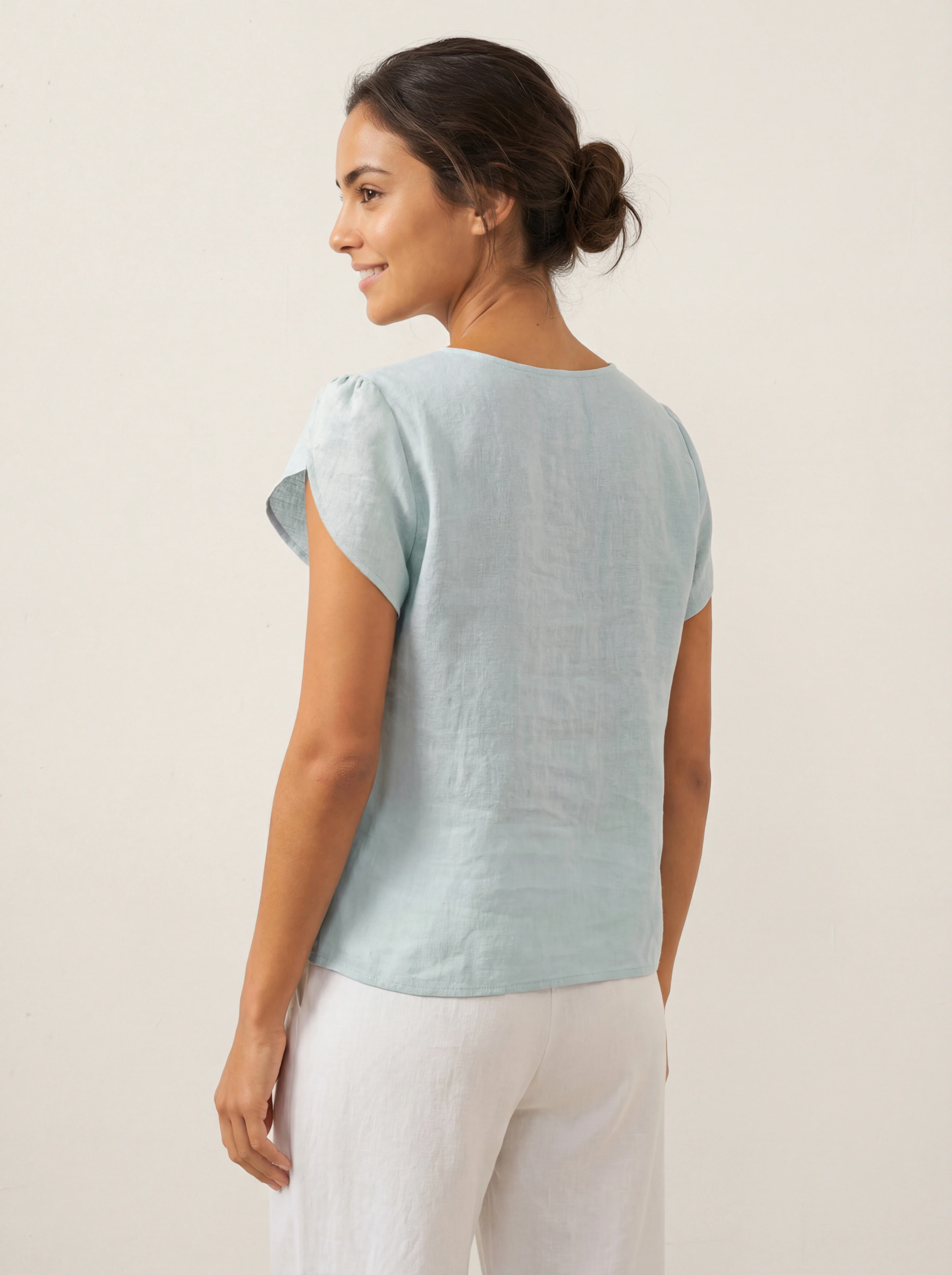 100% Linen Crescent Collar Flutter Sleeve Top FARA - Image 5