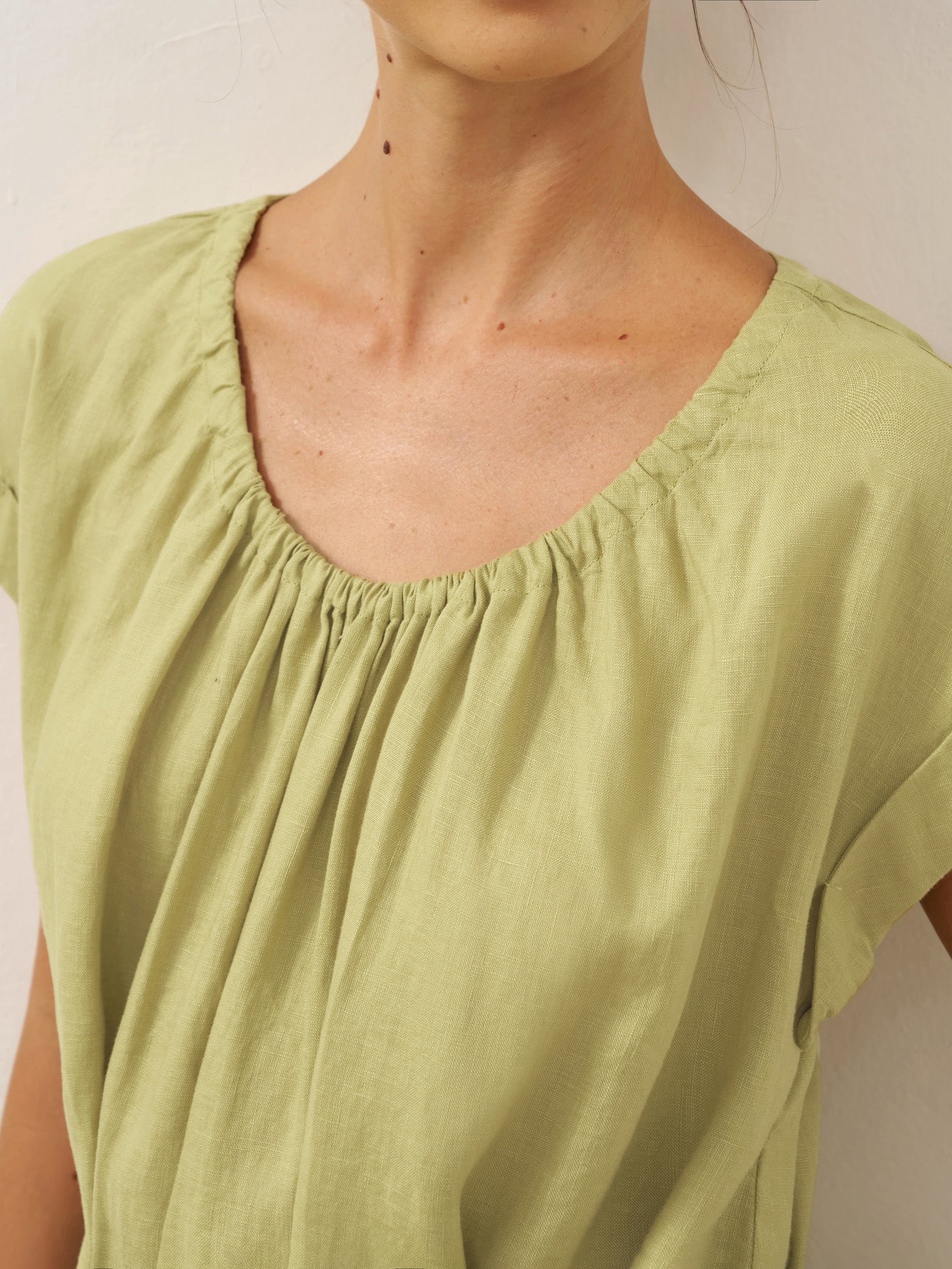 100% Linen Pleated Crew Neck Midi Dress with Detachable Tie Straps MIRA - Image 10