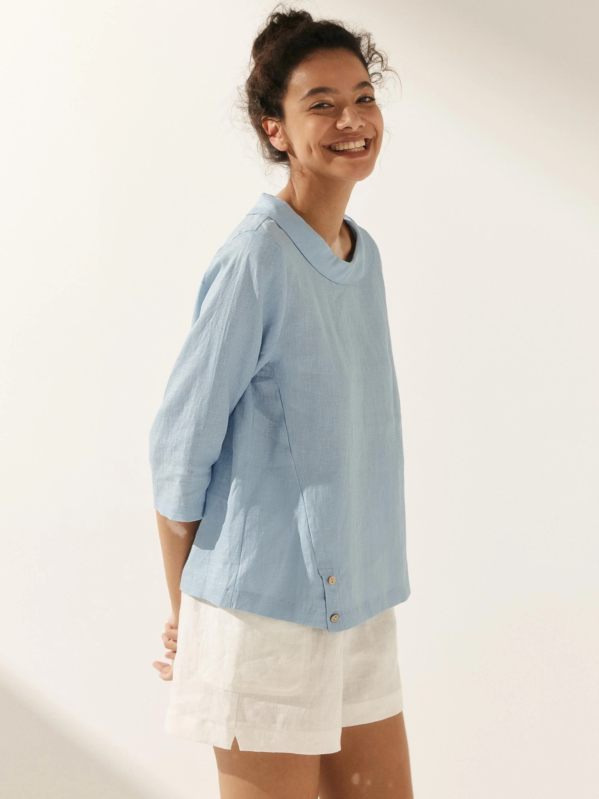 Linen Round Soft-Fold Collar Top LAURA - Image 32