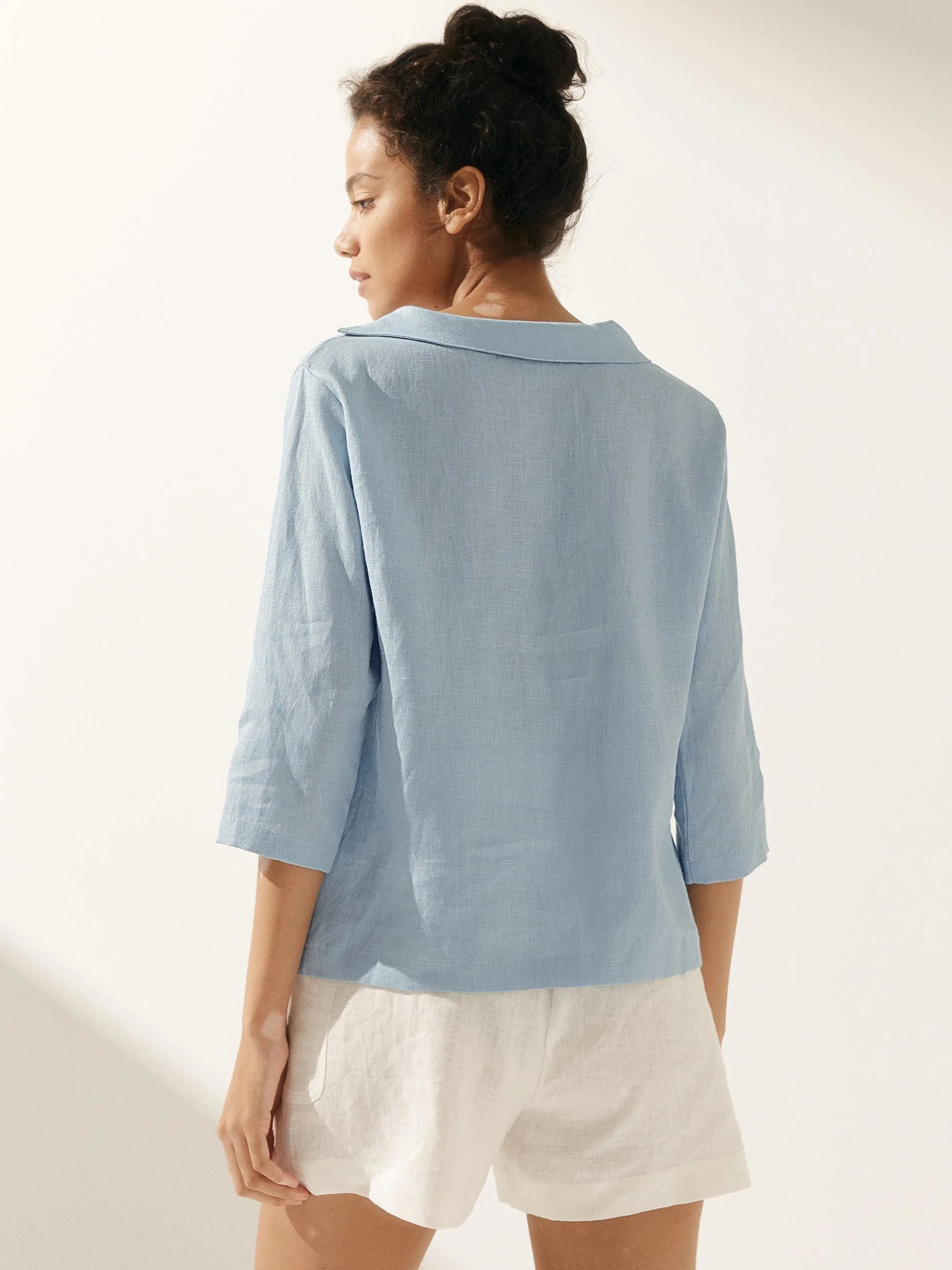 Linen Round Soft-Fold Collar Top LAURA - Image 33