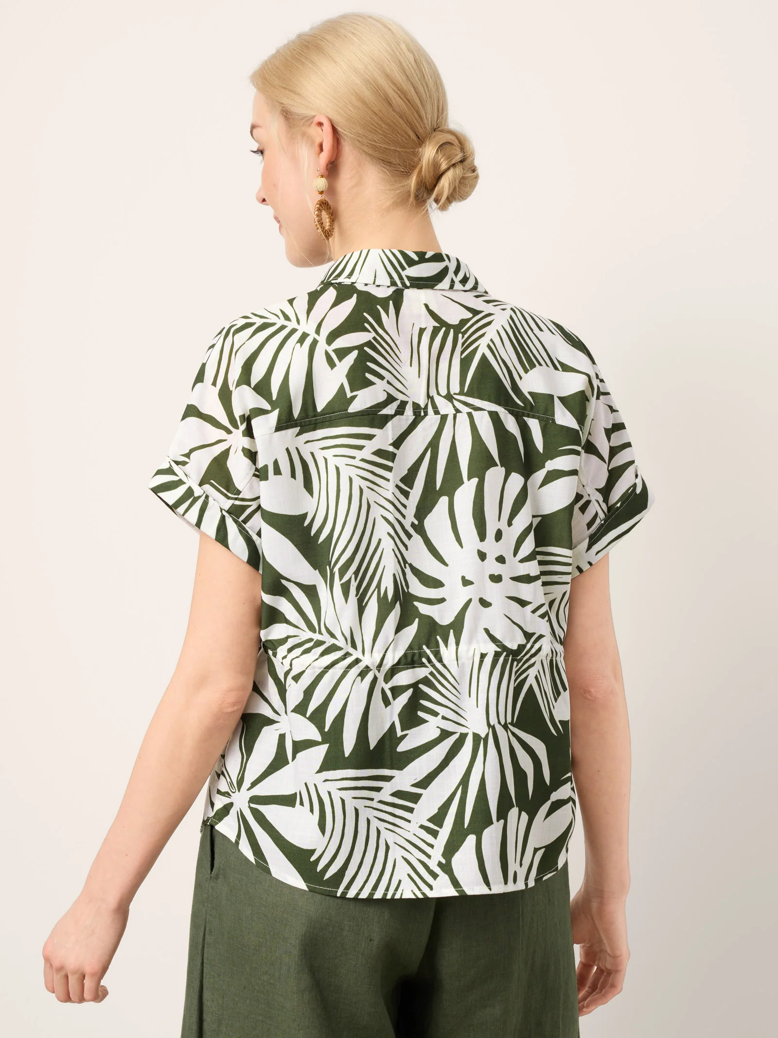 Linen Palm Print Drawstring Waist Cuffed Sleeve Shirt HILDEGARD - Image 6
