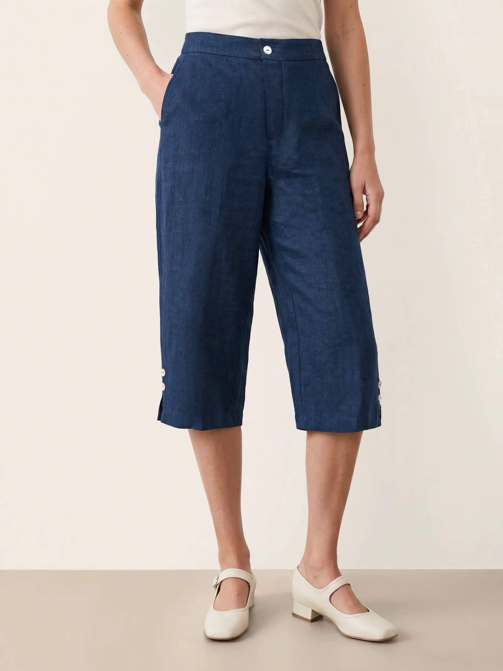 Linen Shell Button Knee Length Pants TABEA - Image 4